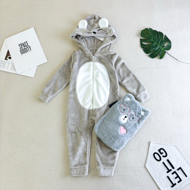 غطاء رأس من الصوف المخملي المعتمد من Oeko-tex يتطابق مع Kigurumi على شكل حيوان مع زجاجة ماء ساخن دافئة 
